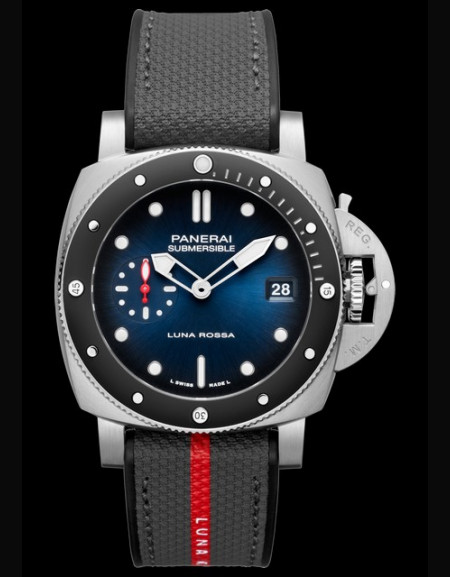 Panerai Submersible Luna Rossa