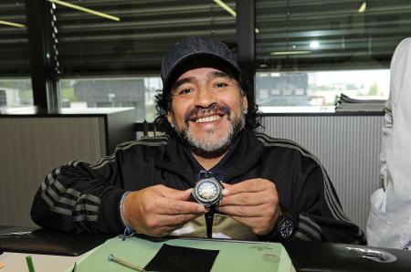 Diego Maradona visite la manufacture Hublot