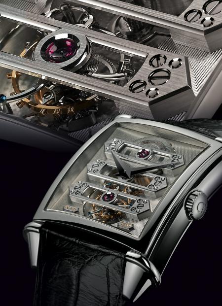 Gros plan sur le superbe tourbillon sous trois ponts d'or en or gris.