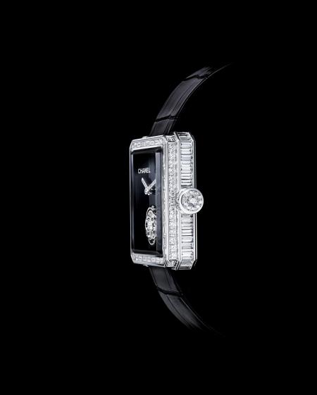 Montre Première Tourbillon Volant de Chanel. Profil