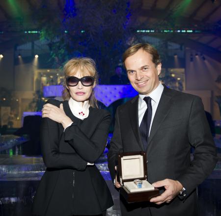 Jean-Frédéric Dufour - Président et CEO de Zenith - avec Arielle Dombasle lors du Gala de bienfaisance de l'association Smiling Children.