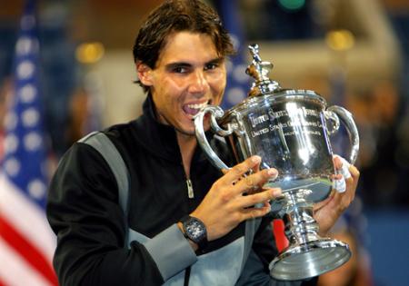 Après Roland Garros et Wimbledon, Rafa s'impose à l'US Open et remporte cette nouvelle victoire avec sa RM 027 au poignet.