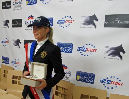 Edwina Tops-Alexander avec une Reverso de Jaeger-LeCoultre. ©RB Presse