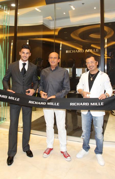 Baptiste Giabiconi, Richard Mille et Dave Tan (CEO de Richard Mille Asie) lors de l'inauguration de la nouvelle boutique de Hong Kong.