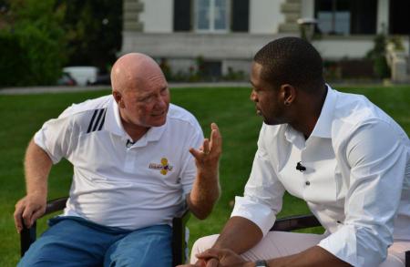 Jean-Claude Biver, Chairman de Hublot, avec Dwyane Wade lors de sa visite à la manufacture.