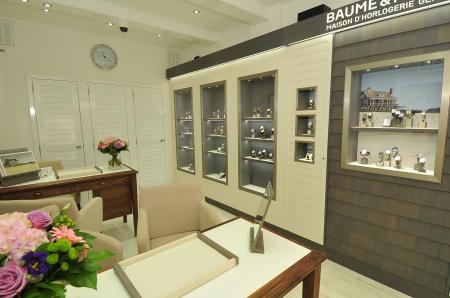 L'espace de vente Baume & Mercier chez Harrison rue de la Paix à Paris.