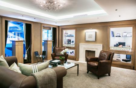 Caractère feutré et confortable pour la boutique Chopard de la Rue du Rhône à Genève.