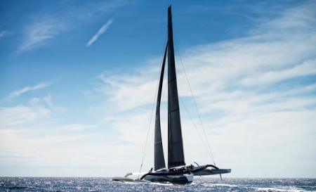 Maxi-trimaran Spindrift 2