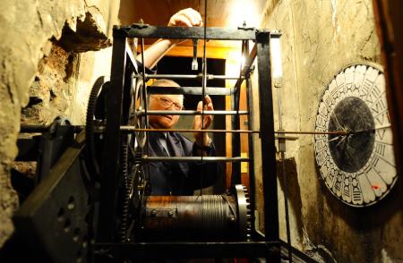 Florence Cathedral, restoration Paolo Uccello Clock - Mechanism of the clock, courtesy of Maurizio Degli Innocenti