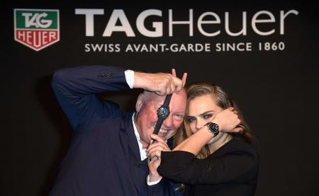 Cara Delevingne et Jean-Claude Biver, CEO de TAG Heuer et Président de la branche Montres de LVMH 