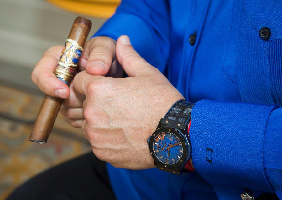 La nouvelle édition limitée de la Classic Fusion au poignet de Carlito Fuente, CEO d'Arturo Fuente