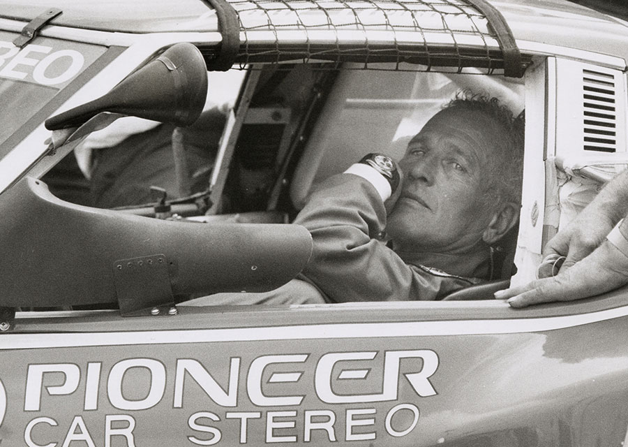 Paul Newman, star d'Hollywood et pilote émérite, toujours avec sa Rolex Daytona - RonGalella/GettyImages