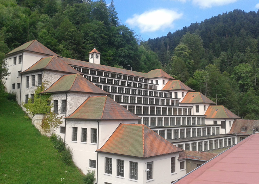 Le bâtiment en terrasses de Schramberg aujourd'hui