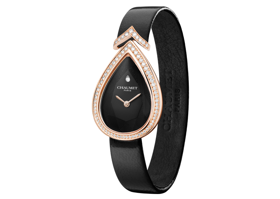 La montre Joséphine Aigrette de Chaumet en or rose, diamants et cadran noir