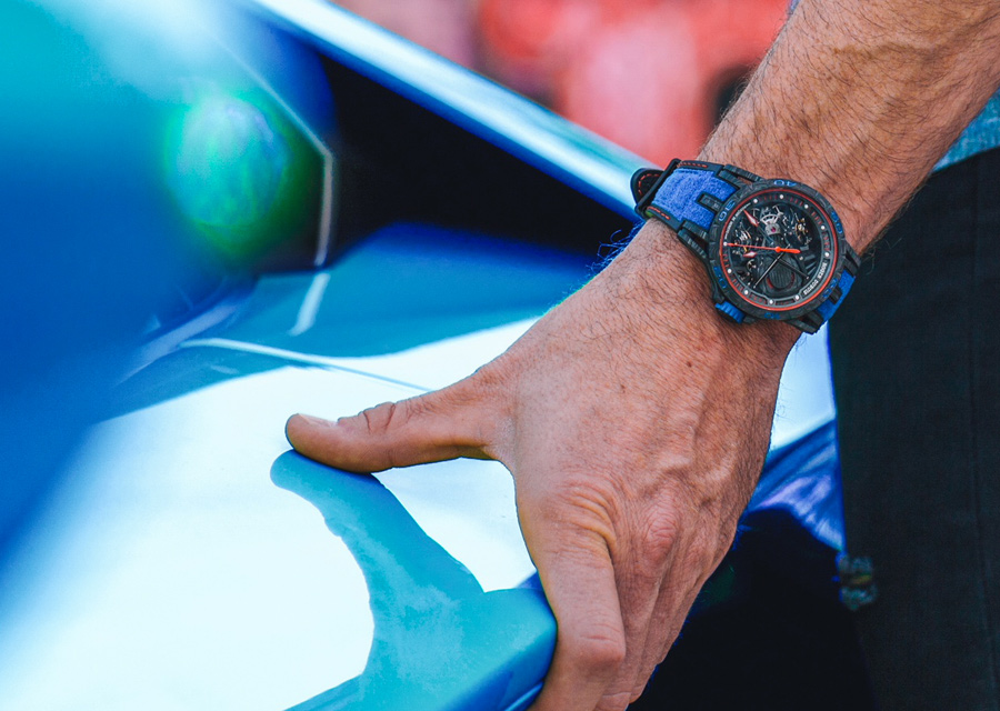 Vision high-tech du manage entre montres et automobile, l'Excalibur Spider Aventador S illustre le partenariat ente Roger Dubuis et Lamborghini 