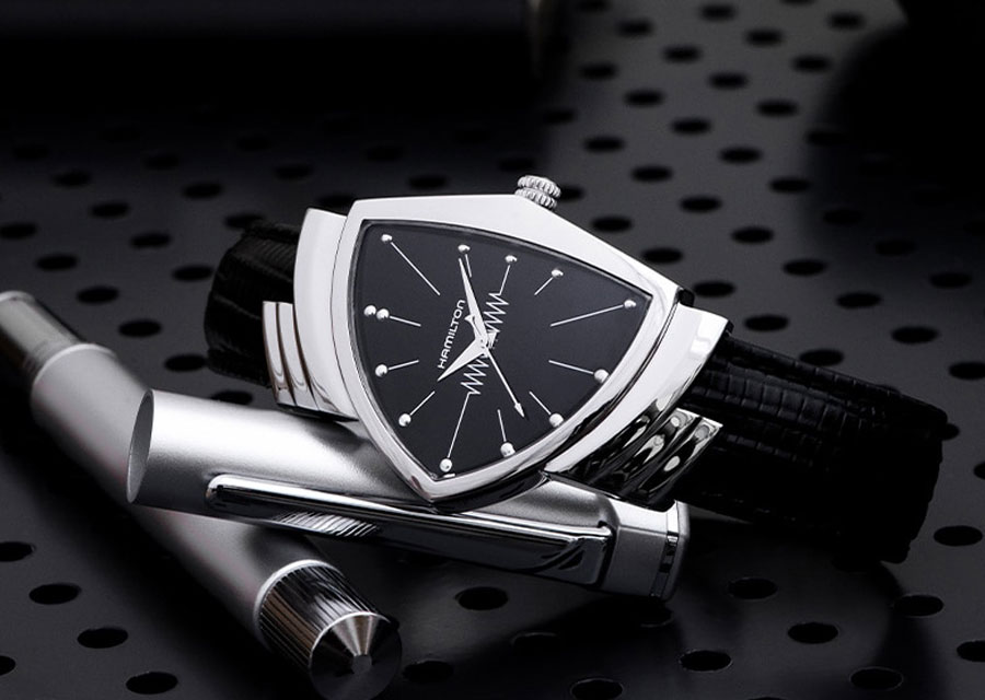Le nouveau modèle de l'Hamilton Ventura Quartz sur bracelet cuir noir