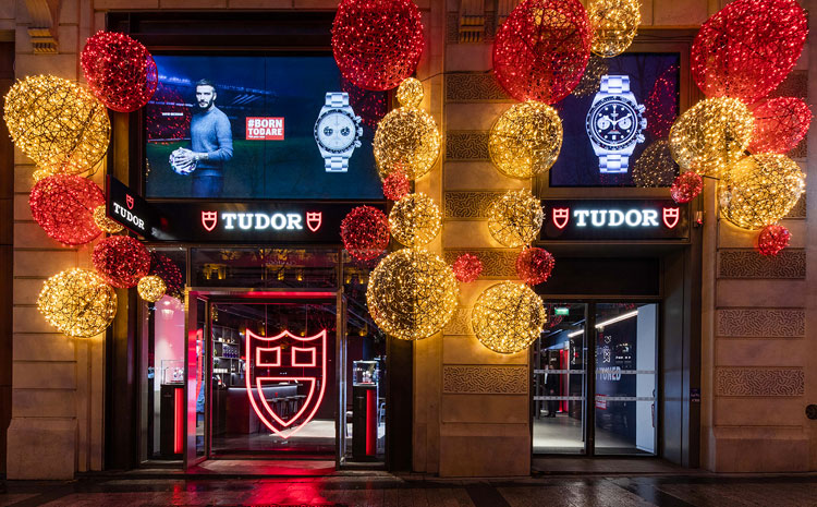 Tudor ouvre son nouveau pop up store sur les Champs-Élysées