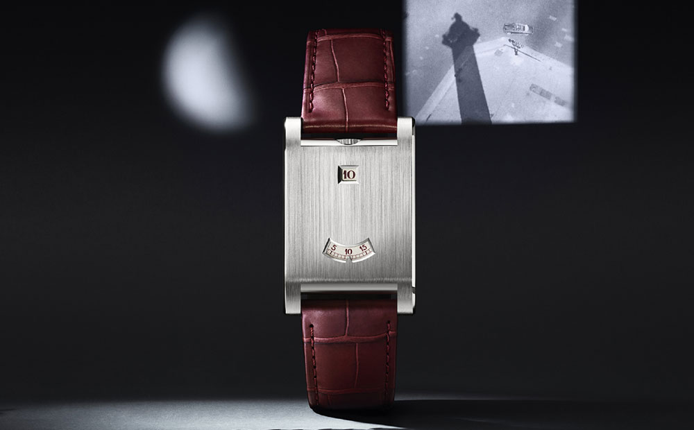 Cartier réinvente la Tank à Guichets