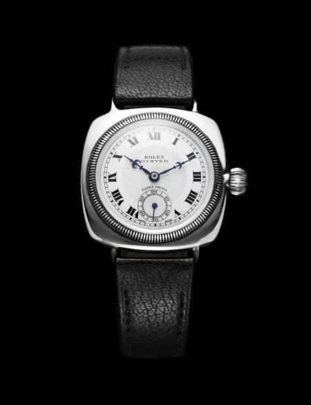 Première Oyster forme coussin - 1926 - ©Rolex/Jean-Daniel Meyer